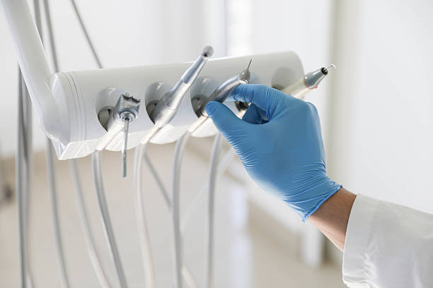Professional Emergency Dentist technician working in Washington Park, IL